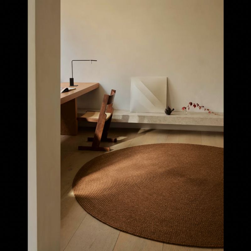 Circular or oval rugs
