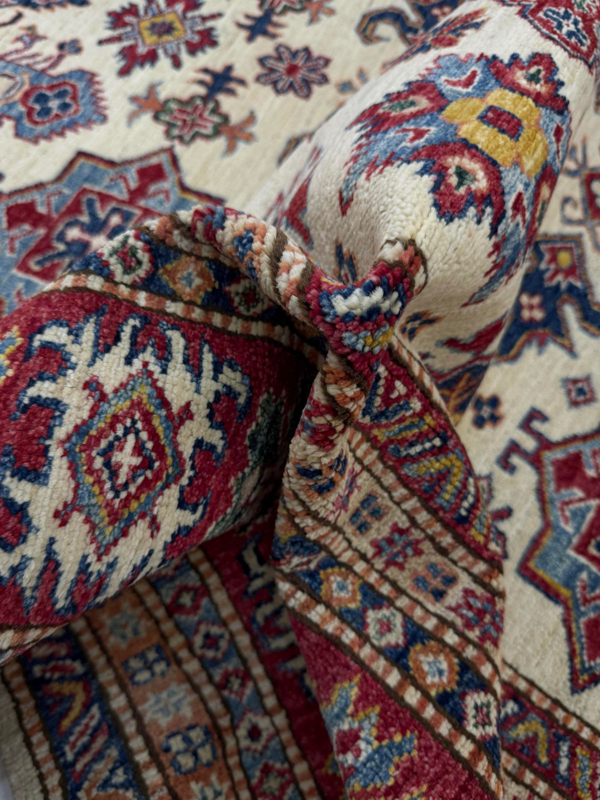 Supreme Kazak Ivory Rug 2.36m x 1.67m