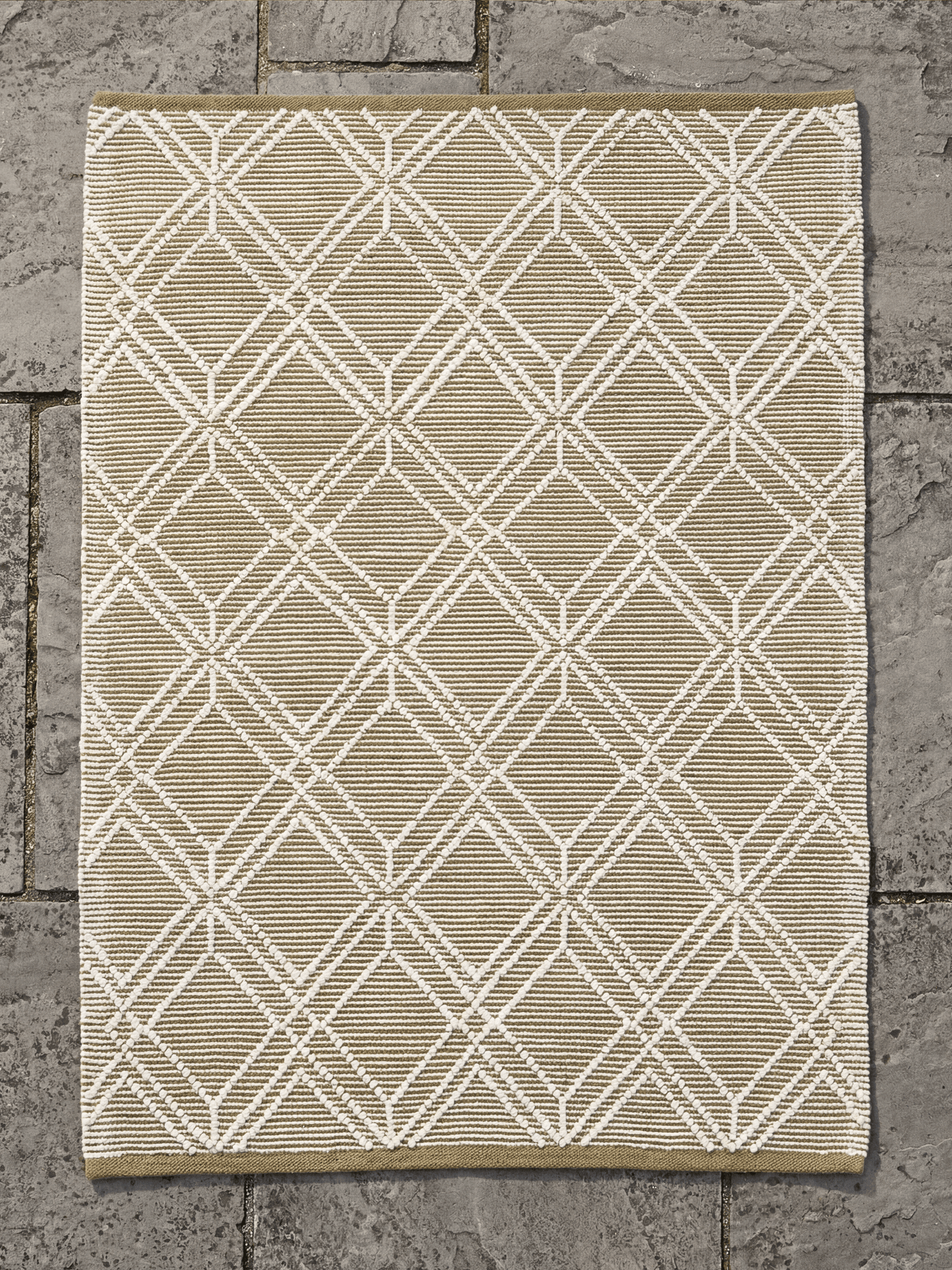Blenheim Diamond 100% Pet 160x230cm Olive Rug - Esselle Home